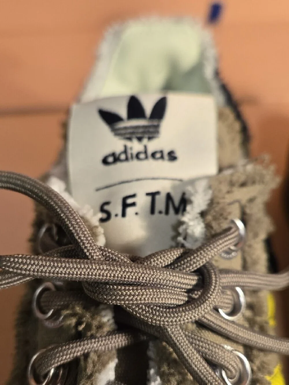Size 10.5 - Adidas Originals Men's Campus 80S SFTM Shoes, Focus Olive/Black/Gum.